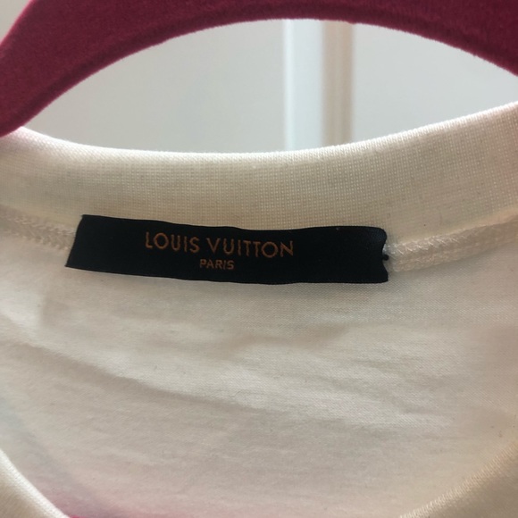 SOLD Louis Vuitton T-Shirt. Price is negotiable - Picture 2 of 3
